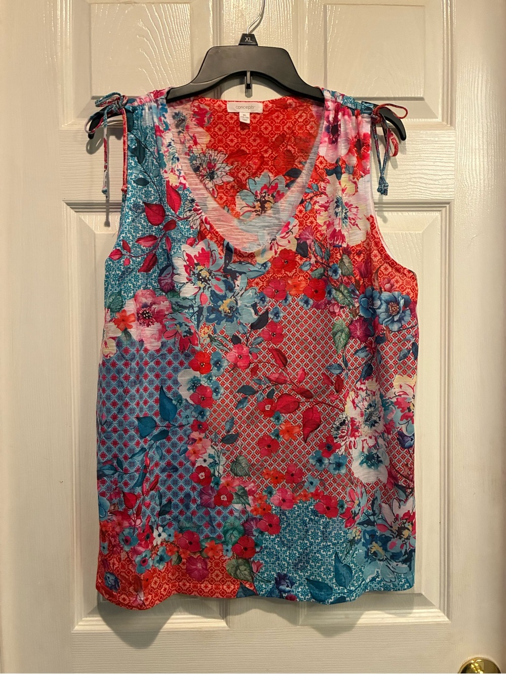 Sleeveless Floral Patchwork Tank Top with Tie Shoulders - Multicolor